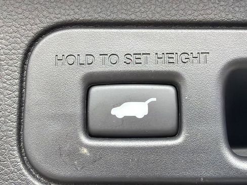 Used 2025 Honda Pilot EX-L image 19