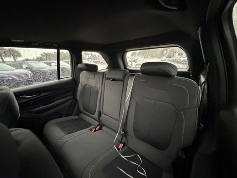 Used 2025 Jeep Grand Cherokee Laredo X image 24