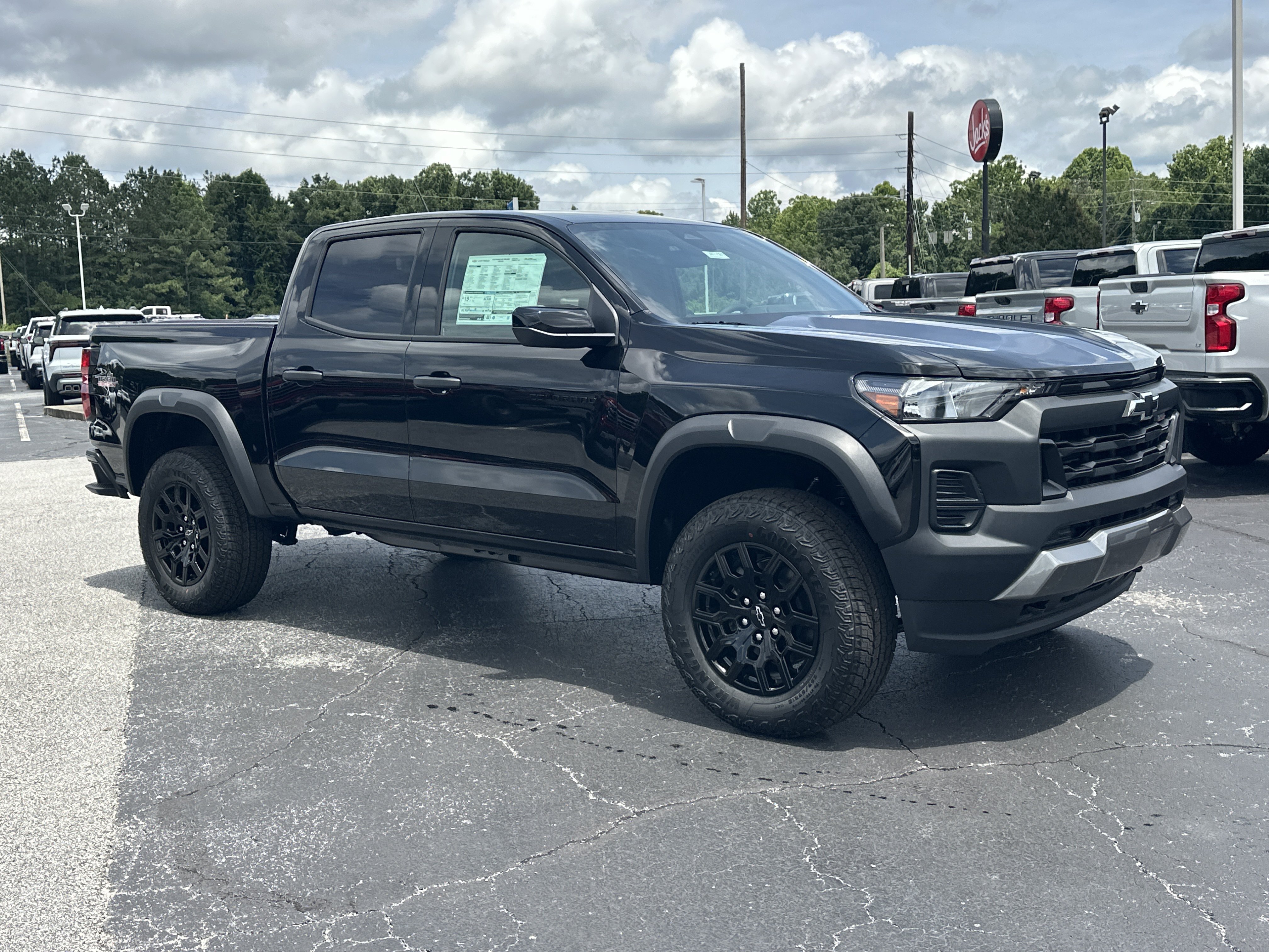 New 2026 Chevrolet Colorado Trail Boss AWD/4WD image 2