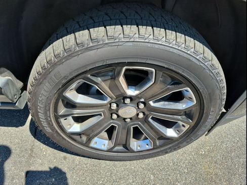 Used 2020 Cadillac Escalade Platinum AWD/4WD image 12