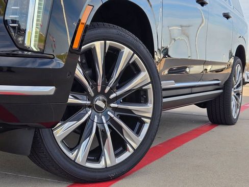 New 2026 Cadillac Escalade ESV Luxury image 8