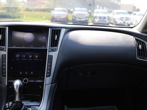 Used 2017 INFINITI Q50 Red Sport 400 image 22