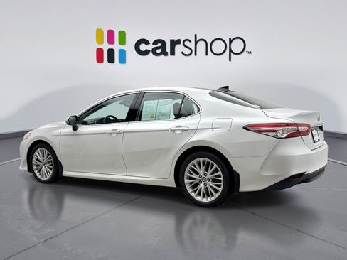 Used 2019 Toyota Camry XLE FWD image 3