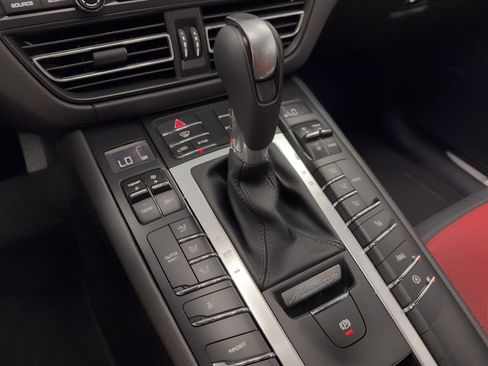 Used 2021 Porsche Macan S AWD/4WD image 25