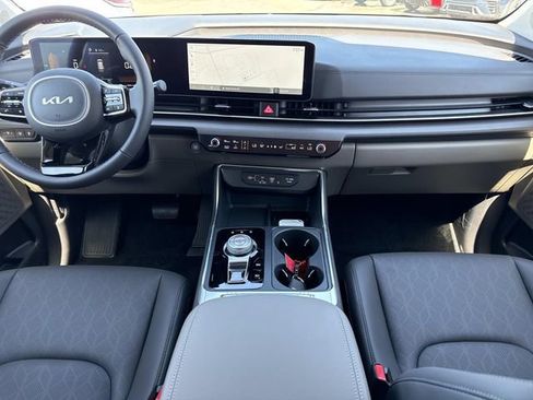 New 2026 Kia Carnival EX image 21