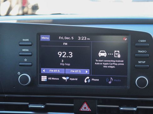 Used 2023 Hyundai Elantra Blue image 15