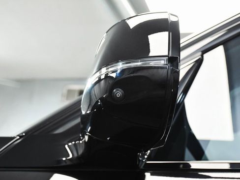 Used 2025 BMW XM image 86