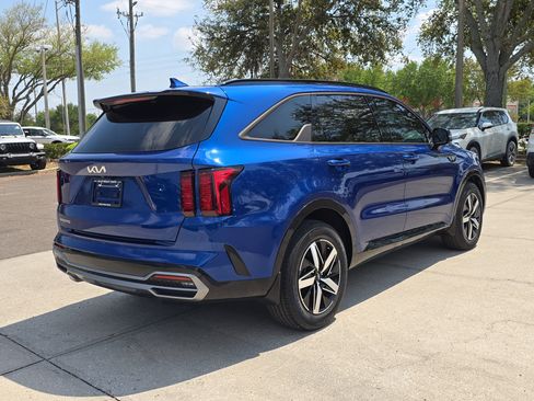 Certified 2023 Kia Sorento S w/ Panoramic Sunroof Package image 7