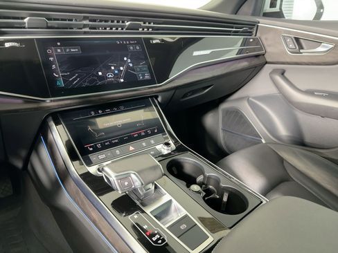 Used 2021 Audi Q8 Premium Plus w/ Premium Plus Package image 27