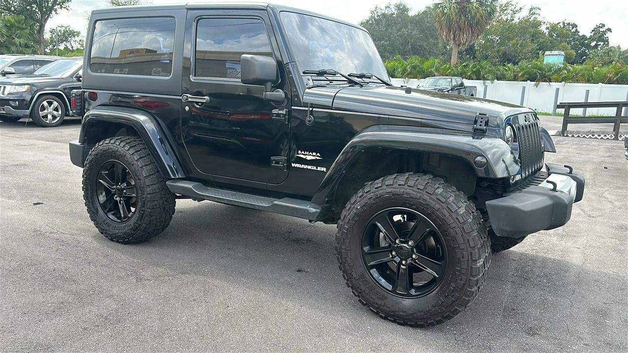 Used 2013 Jeep Wrangler Sahara AWD/4WD image 6