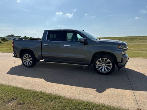 Used 2019 Chevrolet Silverado 1500 High Country AWD/4WD image 18