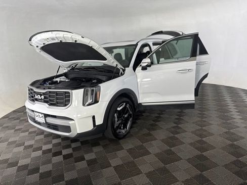 Certified 2025 Kia Telluride S FWD image 12