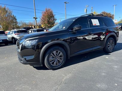 Used 2024 Nissan Pathfinder SV