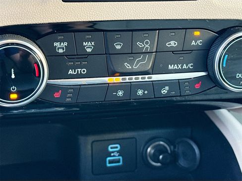 Used 2022 Ford Escape SEL image 21