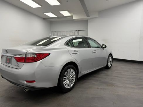 Used 2013 Lexus ES 350 w/ Luxury Pkg FWD image 18