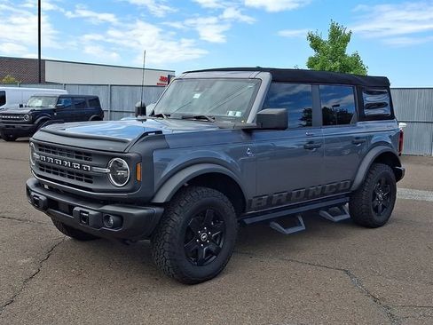 Used 2023 Ford Bronco Black Diamond AWD/4WD image 3