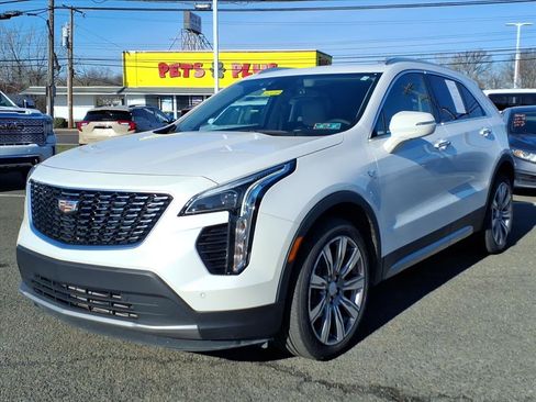 Used 2022 Cadillac XT4 Premium Luxury w/ Cold Weather Package image 8