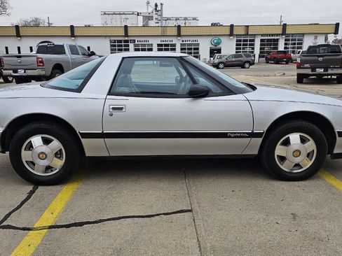 Used 1990 Buick Reatta Coupe image 6