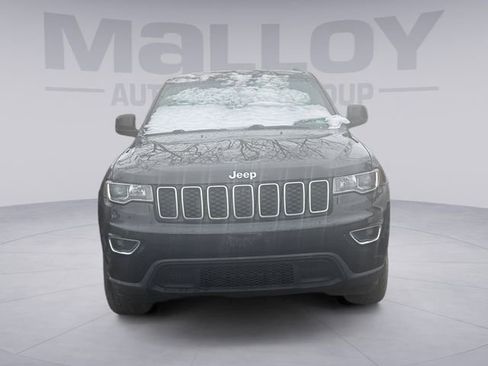 Used 2018 Jeep Grand Cherokee Laredo image 2