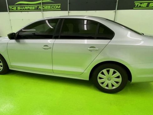 Used 2016 Volkswagen Jetta S image 6