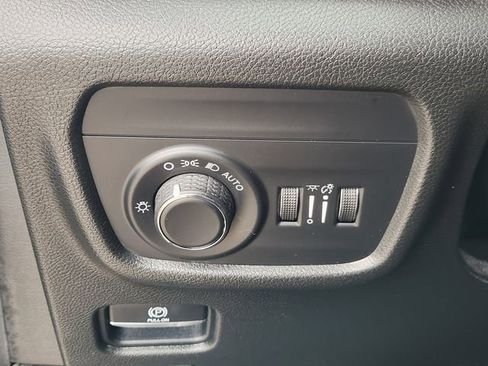 Used 2021 Jeep Grand Cherokee L Laredo w/ Luxury Tech Group I RWD image 19