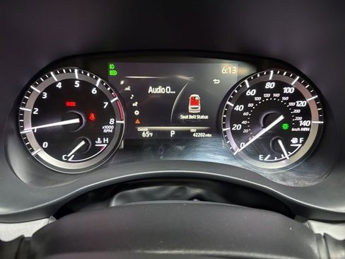 Used 2022 Toyota Highlander XLE image 17