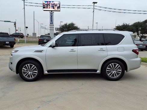 Used 2023 Nissan Armada SL w/ Captain's Chairs Package image 4