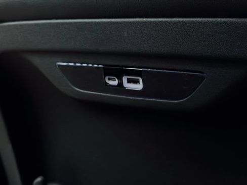 Used 2025 Chrysler Pacifica Select FWD image 23