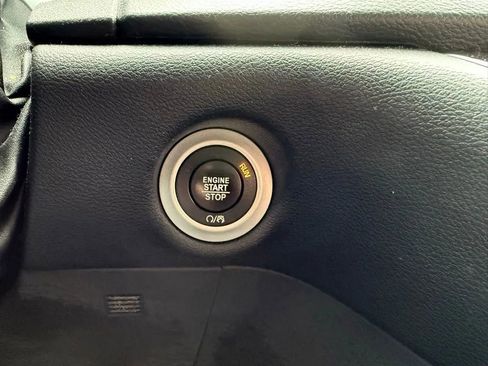 Used 2018 Chrysler Pacifica Touring-L Plus w/ S Appearance Package image 20