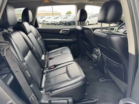 Used 2020 Nissan Pathfinder Platinum image 20