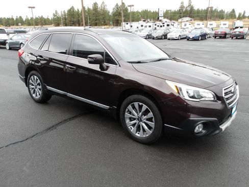 Used 2017 Subaru Outback 3.6R Touring w/ Popular Package #5A AWD/4WD image 7