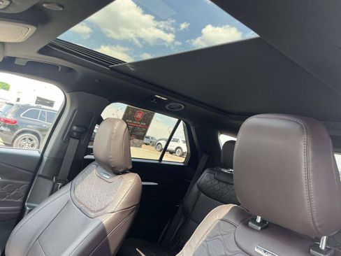 Certified 2025 Ford Explorer Platinum w/ LUX Leather Package AWD/4WD image 6
