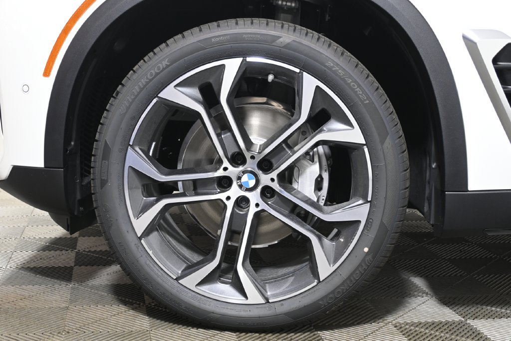 Used 2026 BMW X5 xDrive40i w/ Climate Comfort Package AWD/4WD image 12