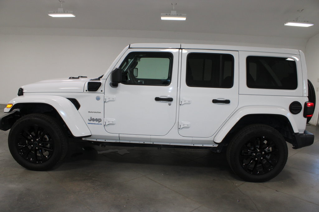 Used 2024 Jeep Wrangler Unlimited Sahara AWD/4WD image 6