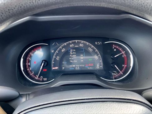 Certified 2025 Toyota RAV4 XLE FWD image 26
