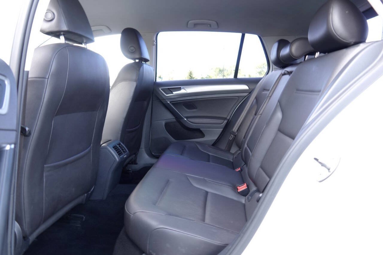 Used 2015 Volkswagen Golf TDI S FWD image 60