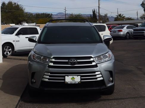 Used 2019 Toyota Highlander XLE image 16