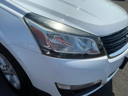 Used 2017 Chevrolet Traverse LS FWD image 10