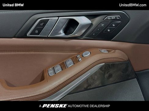 Used 2024 BMW X7 xDrive40i w/ Executive Package AWD/4WD image 3