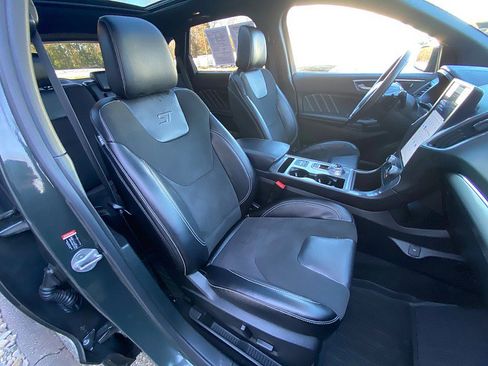 Certified 2022 Ford Edge ST w/ Equipment Group 401A image 25