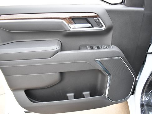 New 2026 GMC Sierra 1500 Elevation image 13