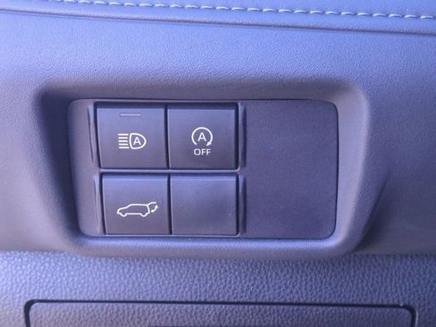 Used 2023 Toyota Highlander XLE image 24