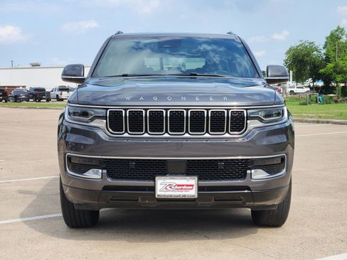Used 2022 Jeep Wagoneer Series I AWD/4WD image 7