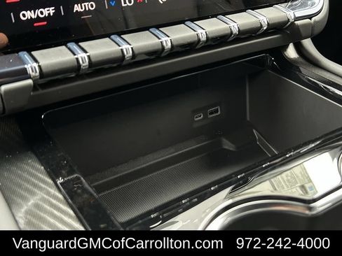 New 2026 GMC Yukon XL AT4 w/ AT4 Premium Plus Package AWD/4WD image 17