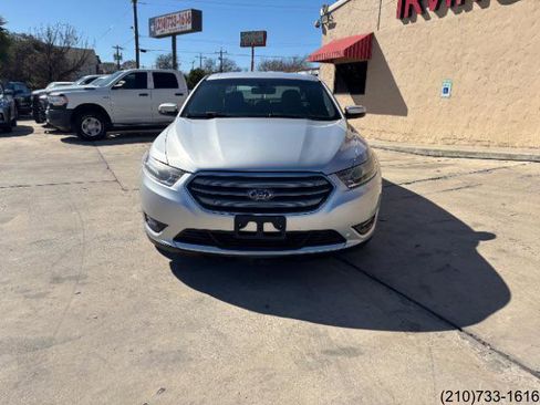 Used 2017 Ford Taurus SEL image 2