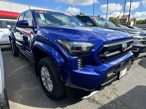 Certified 2025 Toyota Tacoma SR5 RWD image 2