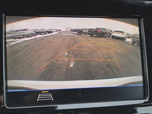 Used 2022 Buick Encore Preferred image 3