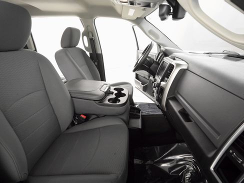 Used 2017 RAM 1500 Classic SLT w/ SLT Plus D￩cor Group image 23