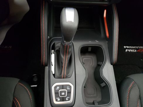 New 2026 Nissan Frontier PRO-4X w/ Pro-4x Convenience Package image 25