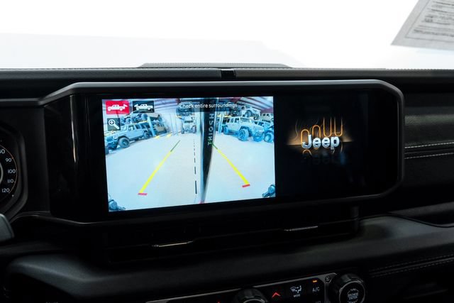 Used 2025 Jeep Gladiator Rubicon w/ Safety Group AWD/4WD image 65